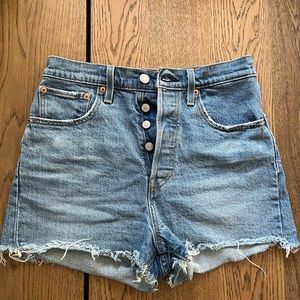 Levi’s Ribcage Short